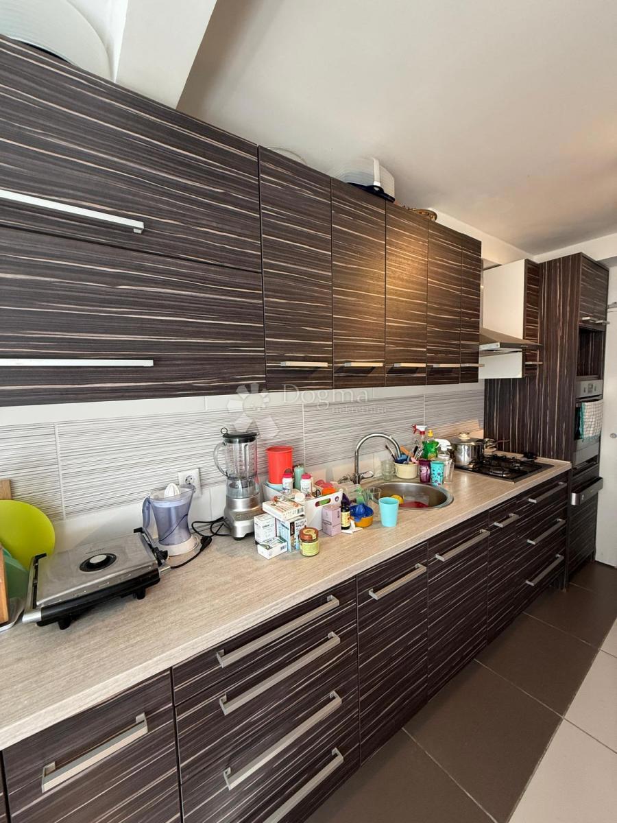 Stanovanje Cvjetno naselje, Velika Gorica, 80m2