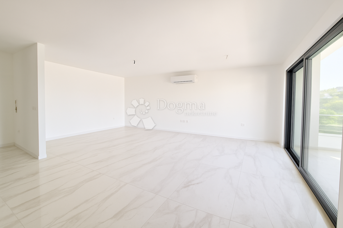 Čiovo - Penthouse s strešno teraso in pogledom na morje!