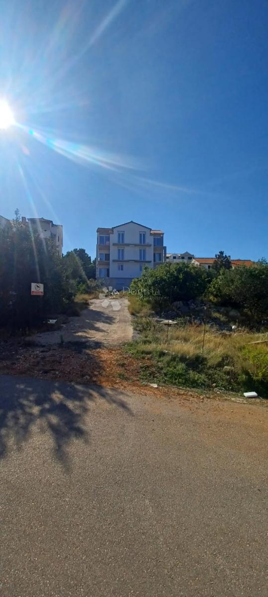 Zazidljivo zemljišče Supetar, 480m2