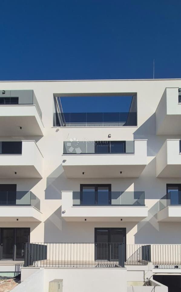 Stanovanje Okrug Gornji, Okrug, 99,95m2