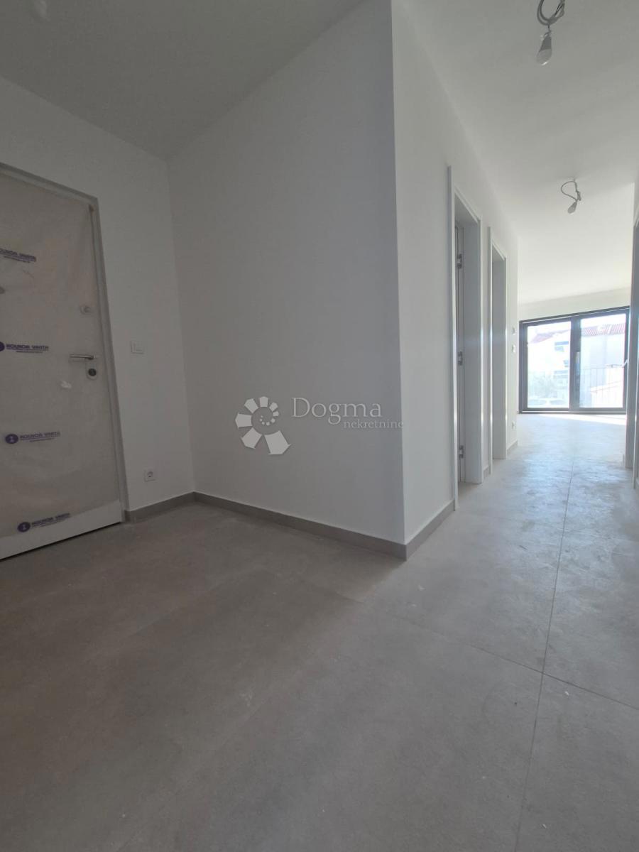 Stanovanje Okrug Gornji, Okrug, 99,95m2