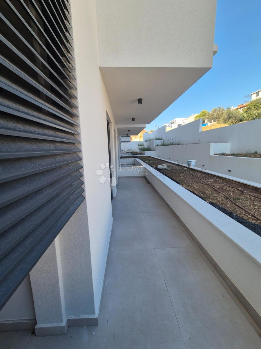 Stanovanje Okrug Gornji, Okrug, 99,95m2