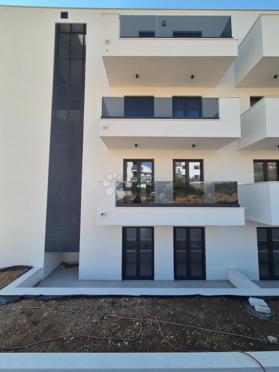 Stanovanje Okrug Gornji, Okrug, 99,95m2