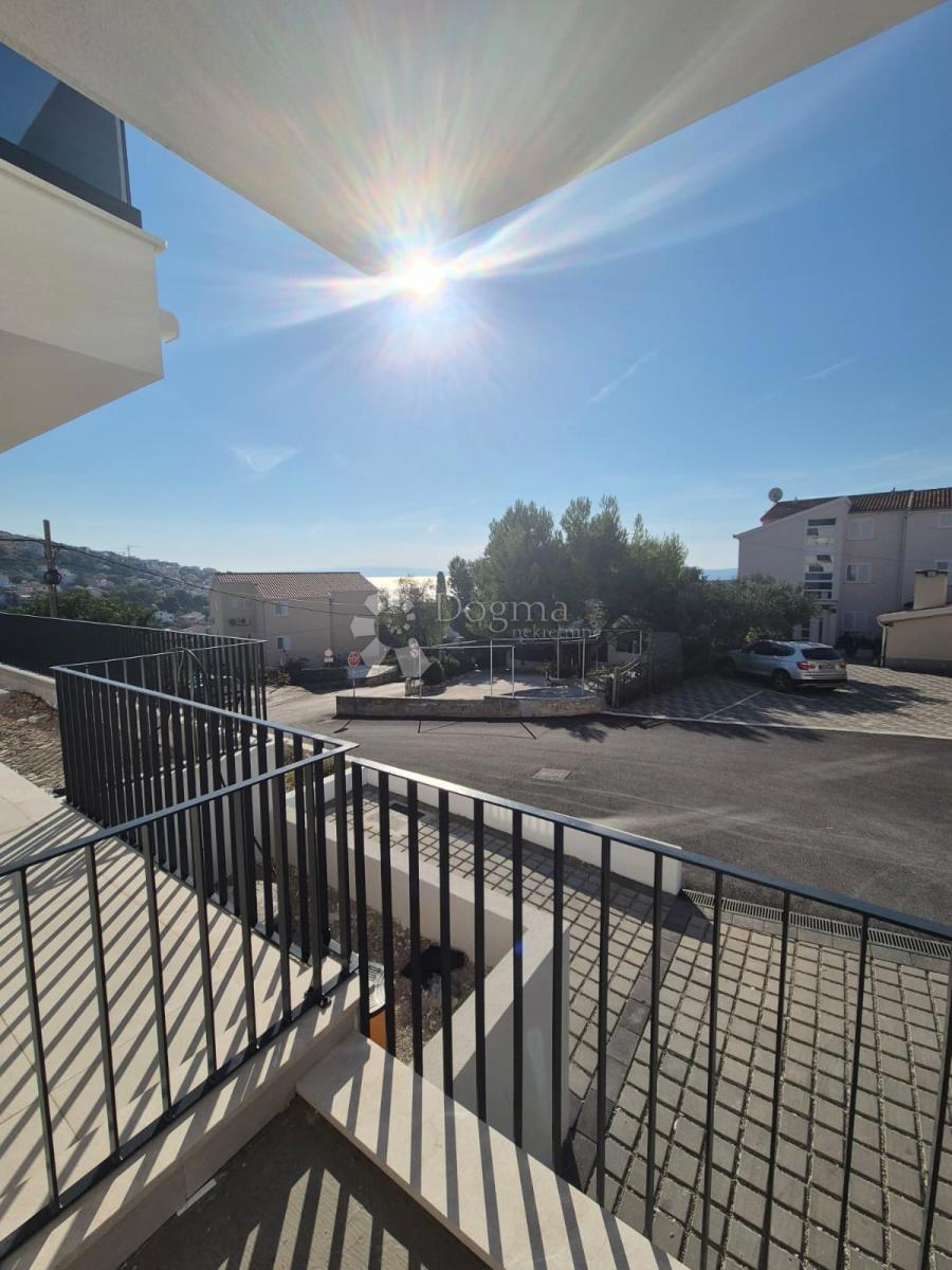 Stanovanje Okrug Gornji, Okrug, 99,95m2