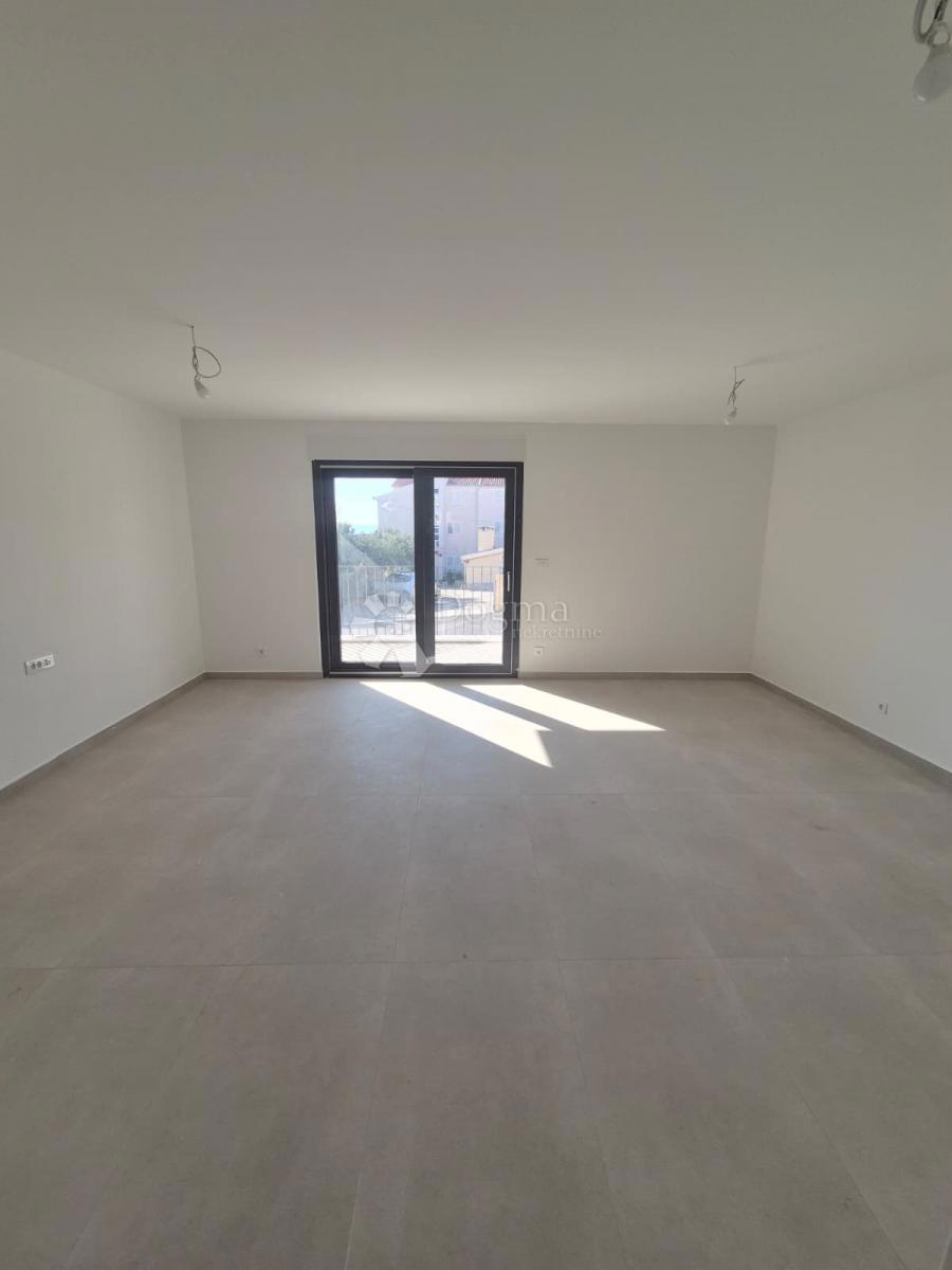 Stanovanje Okrug Gornji, Okrug, 99,95m2