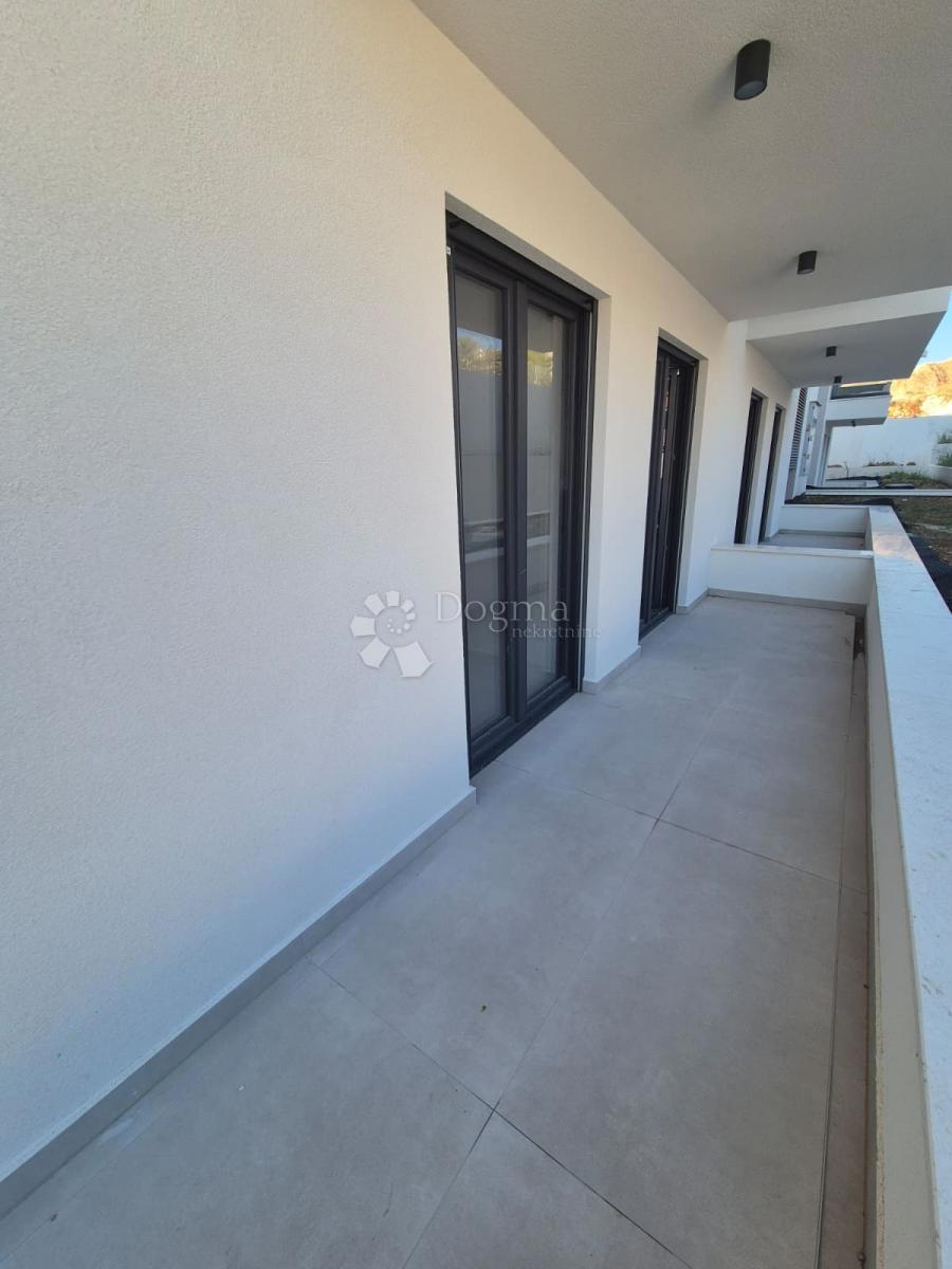 Stanovanje Okrug Gornji, Okrug, 99,95m2