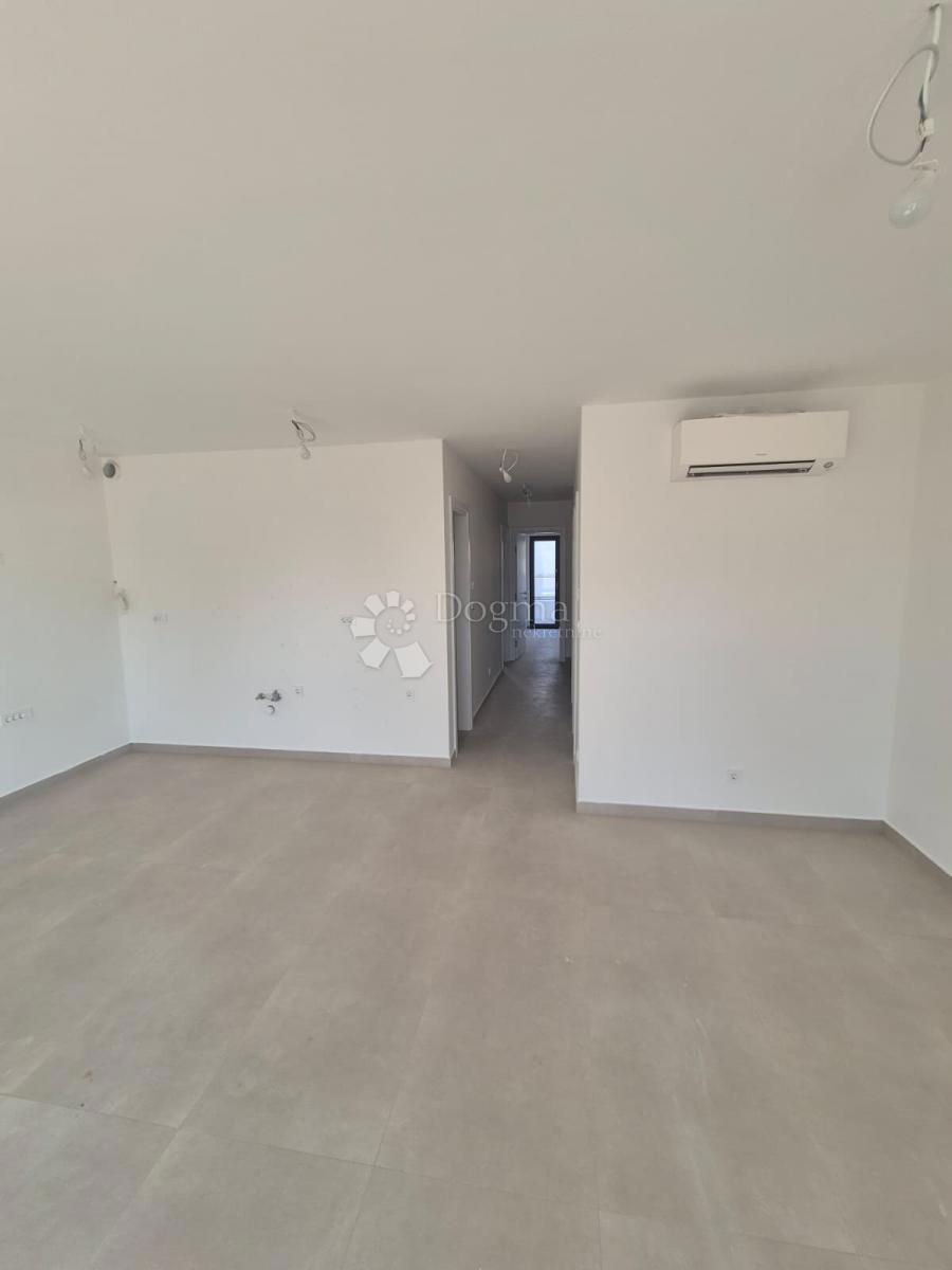 Stanovanje Okrug Gornji, Okrug, 99,95m2