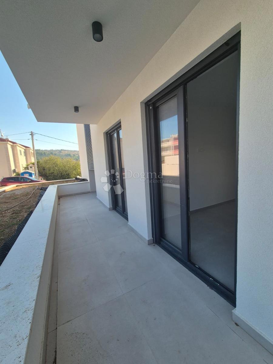 Stanovanje Okrug Gornji, Okrug, 99,95m2