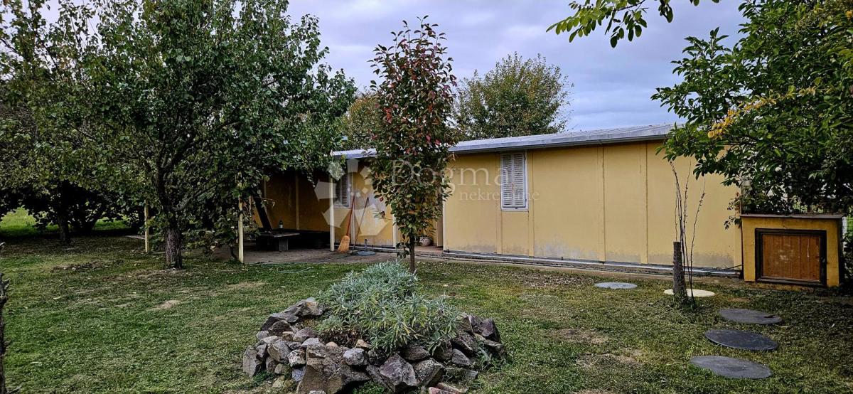 Zazidljivo zemljišče Samatovci, Bizovac, 948m2