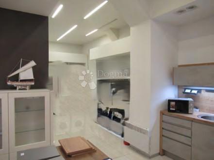 Poslovni prostor Centar, Pula, 177,20m2