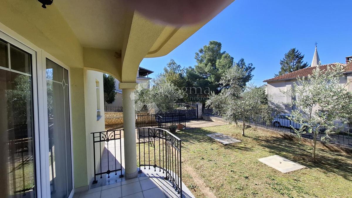 Hiša Sveti Vid-Miholjice, Malinska-Dubašnica, 250m2