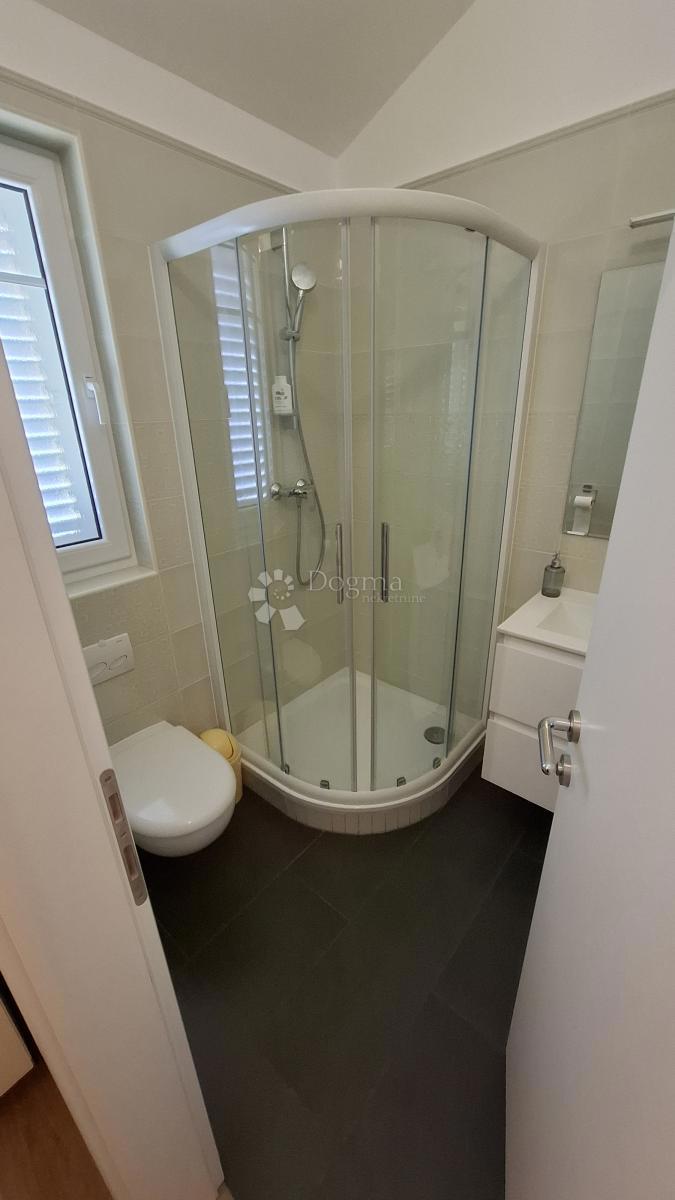 Hiša Sveti Vid-Miholjice, Malinska-Dubašnica, 250m2