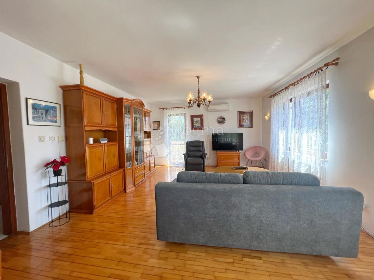 Hiša Medulin, 280m2