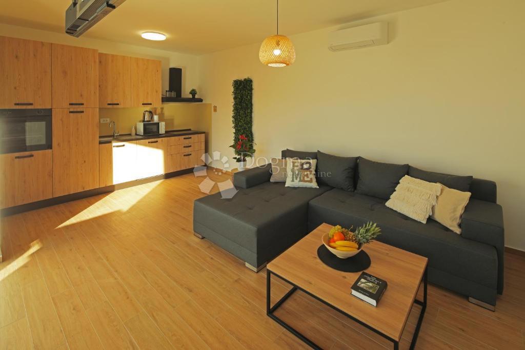 Hiša Kopačevo, Bilje, 370m2