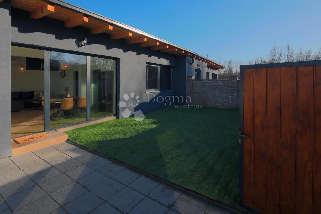 Hiša Kopačevo, Bilje, 370m2