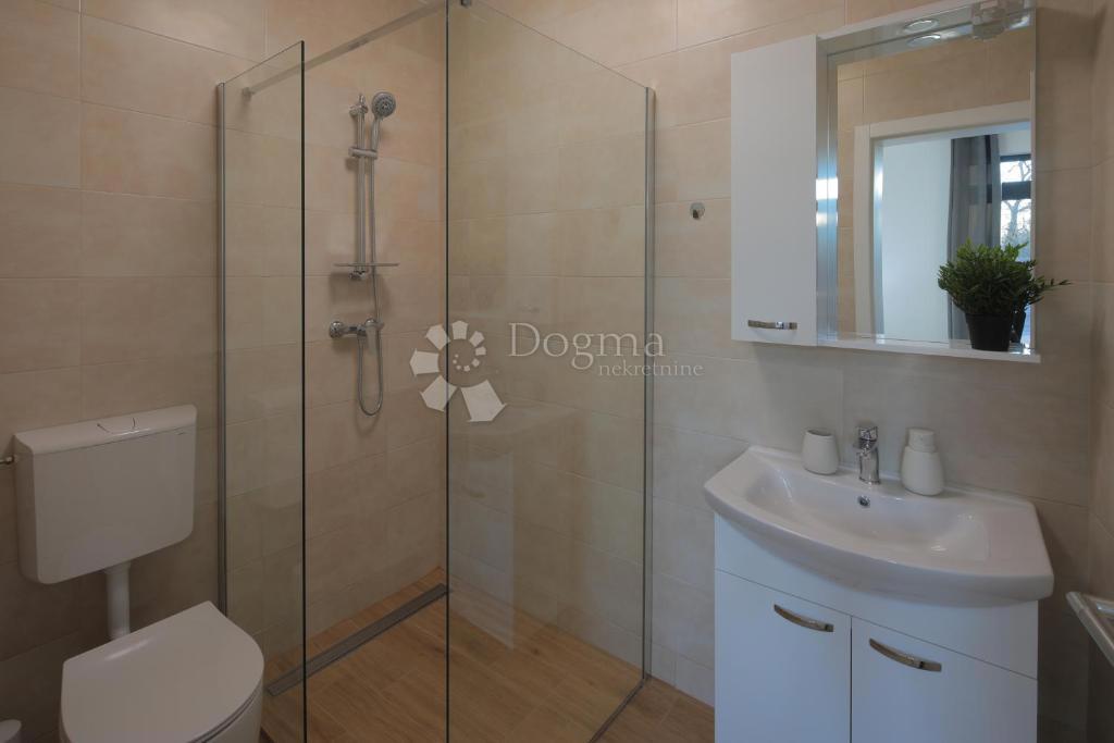 Hiša Kopačevo, Bilje, 370m2