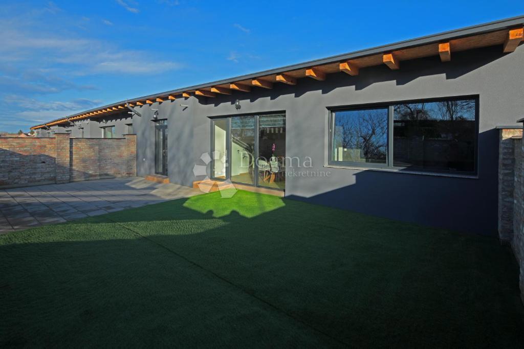 Hiša Kopačevo, Bilje, 370m2