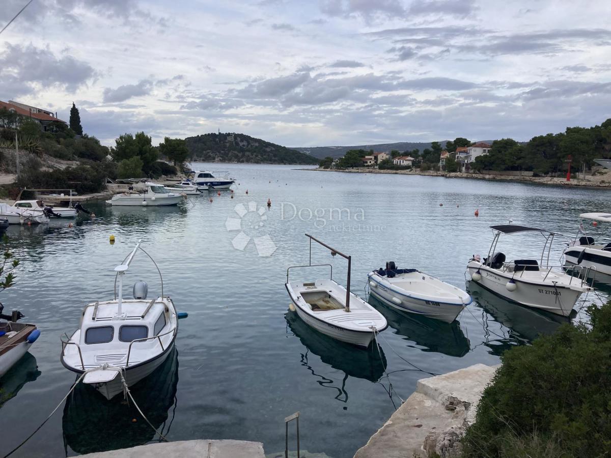 Zazidljivo zemljišče Ražanj, Rogoznica, 2.355m2