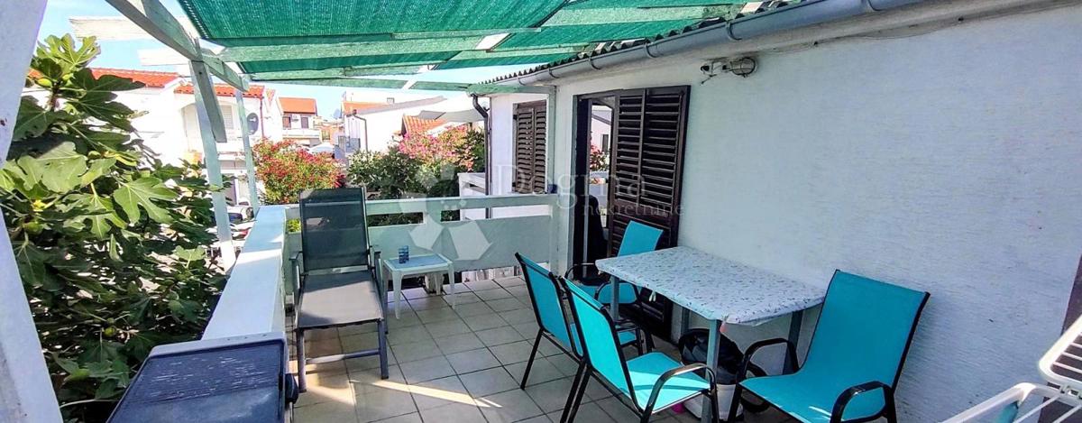 Vir: hiša ob morju 40m2 z 2 terasama, UGODNO