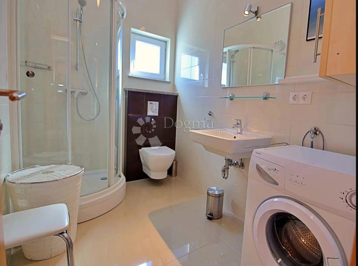 Hiša Ražanj, Rogoznica, 120m2