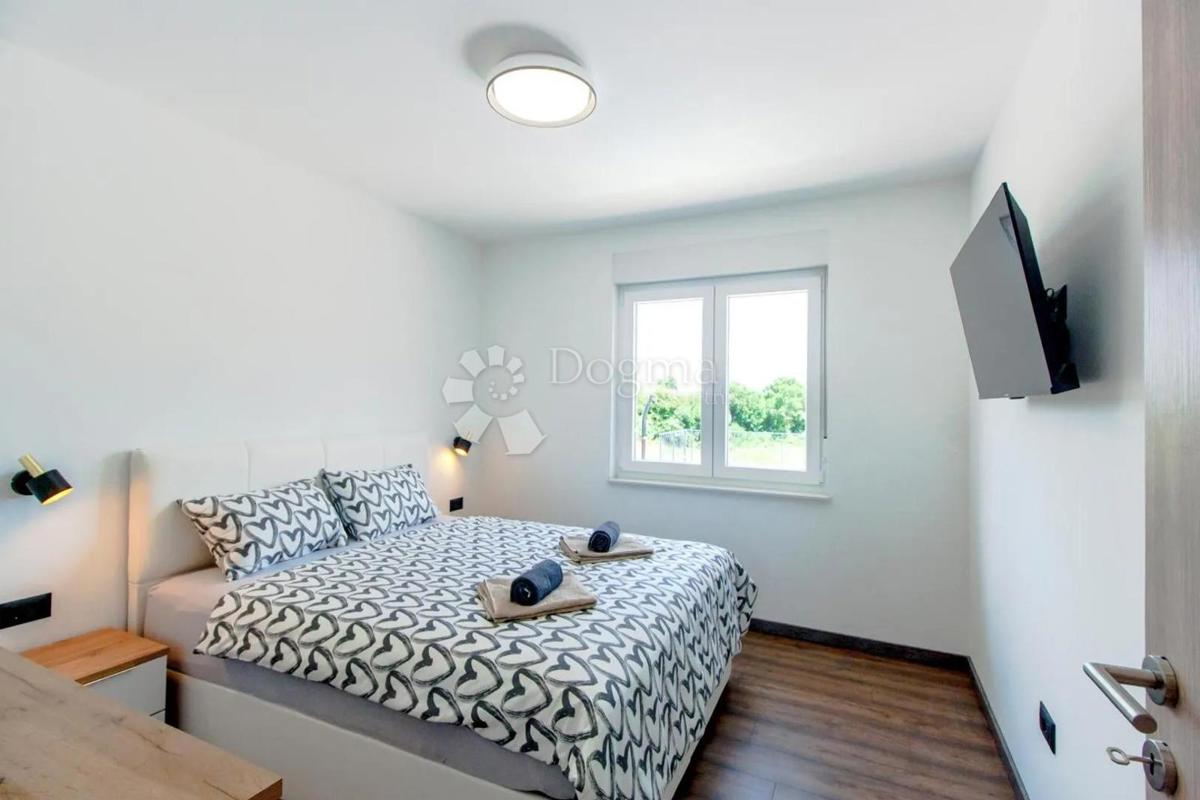 Hiša Kunj, Raša, 152m2