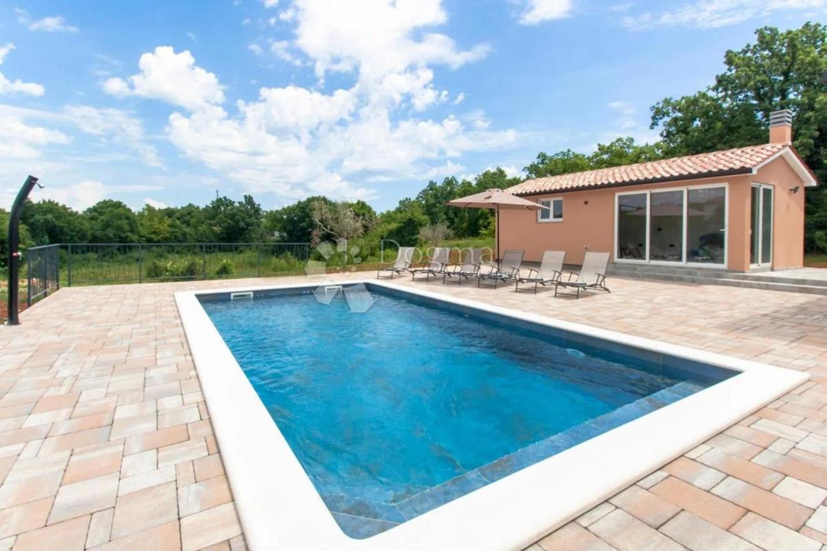 Hiša Kunj, Raša, 152m2