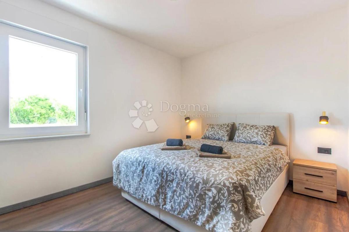 Hiša Kunj, Raša, 152m2