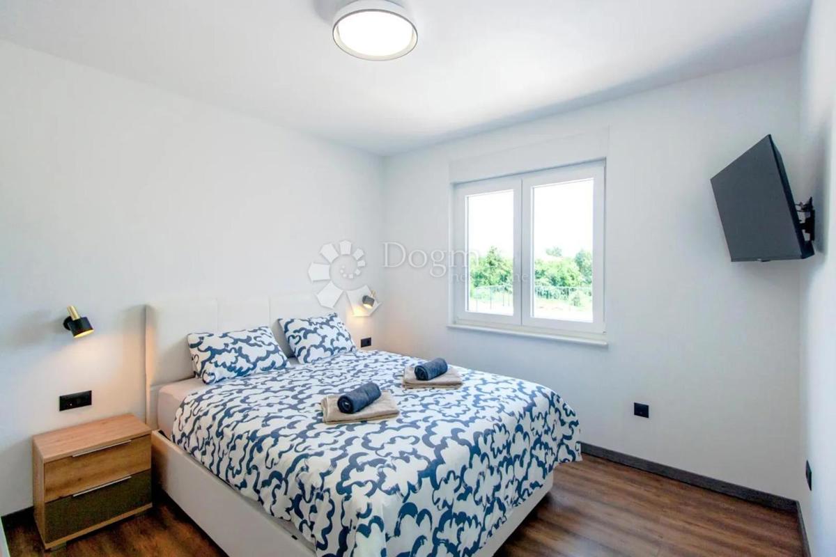 Hiša Kunj, Raša, 152m2