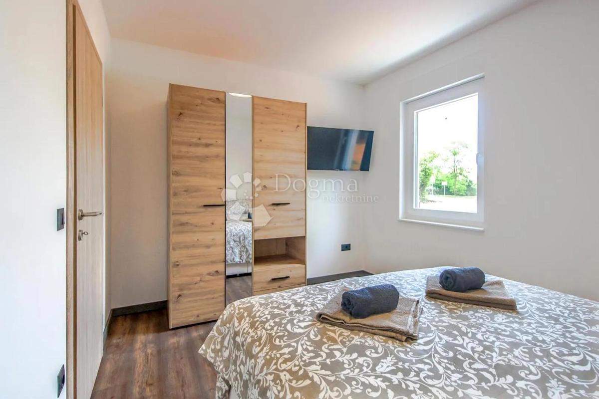 Hiša Kunj, Raša, 152m2