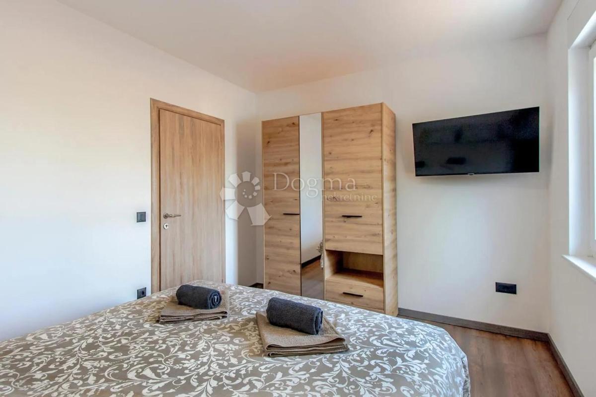 Hiša Kunj, Raša, 152m2