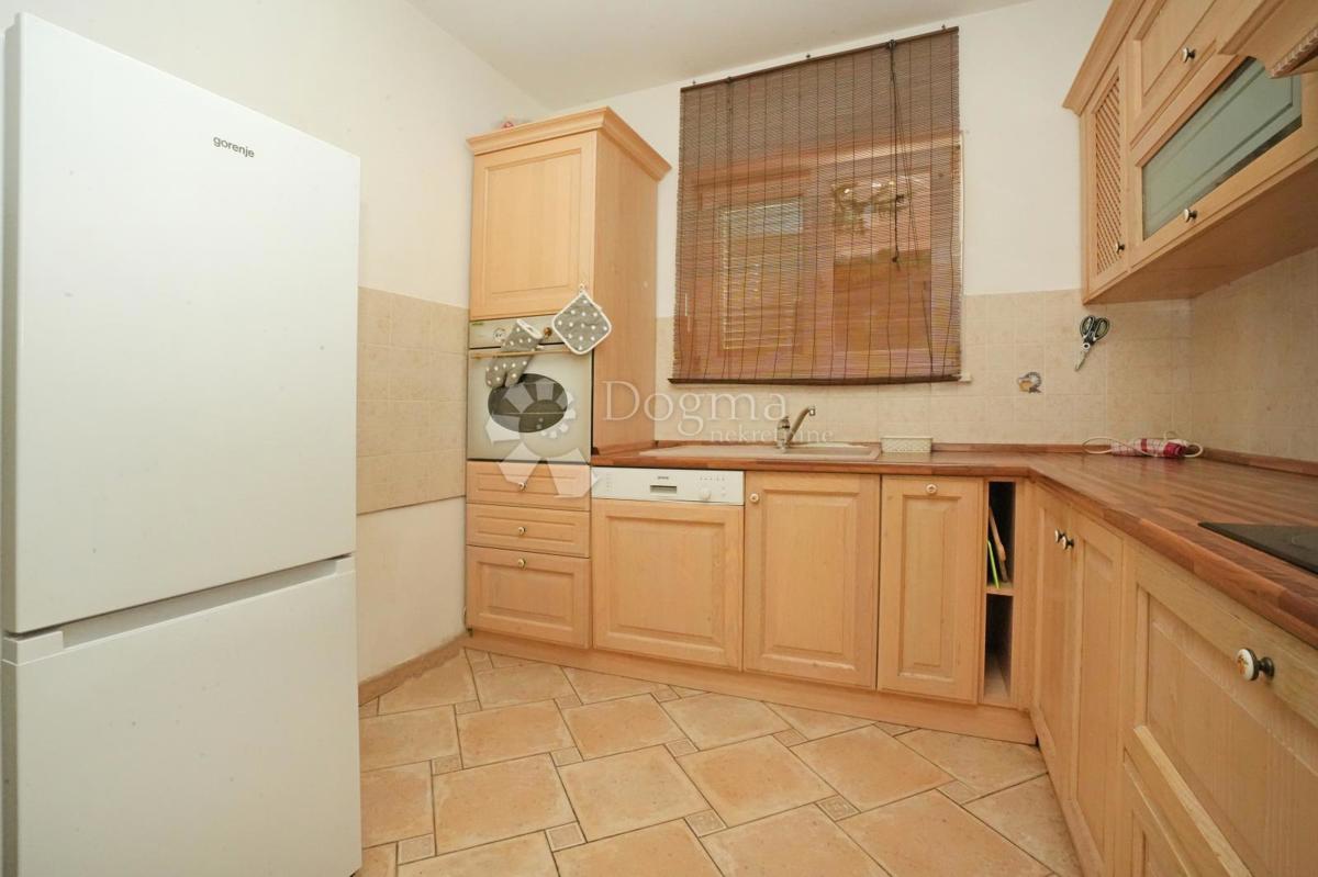 Stanovanje Štinjan, Pula, 70,02m2