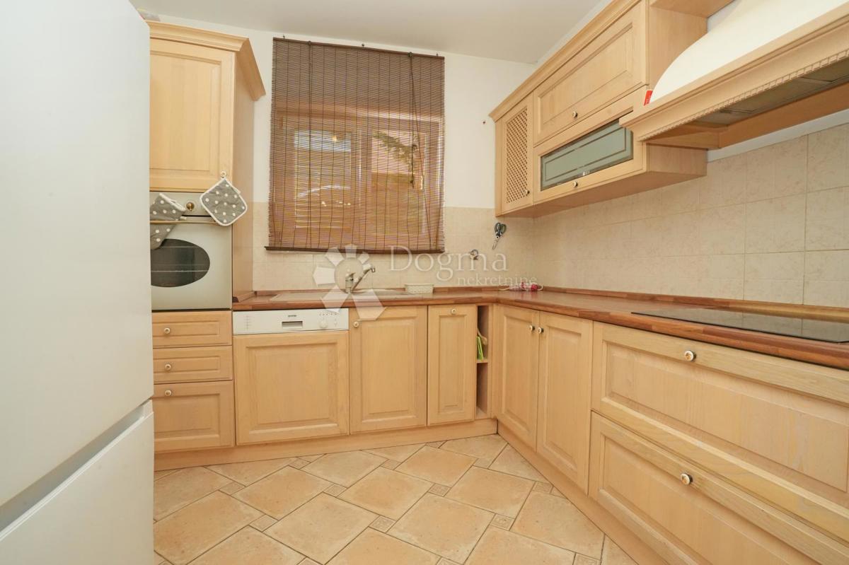 Stanovanje Štinjan, Pula, 70,02m2