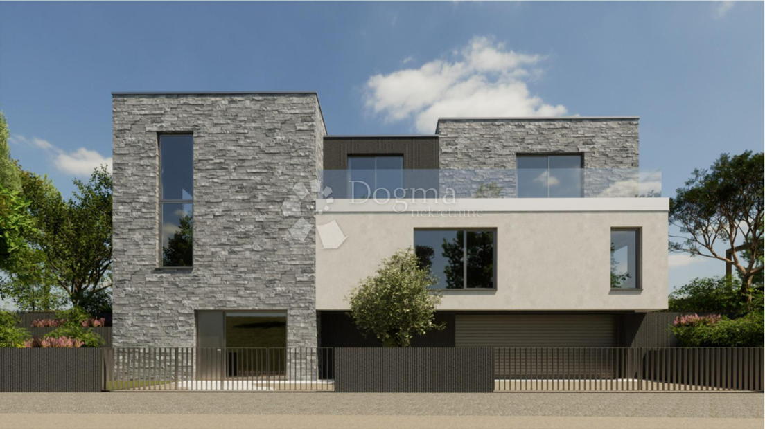 Prodaja gradbenega zemljišča z gradbenim dovoljenjem – Kanfanar, Istra