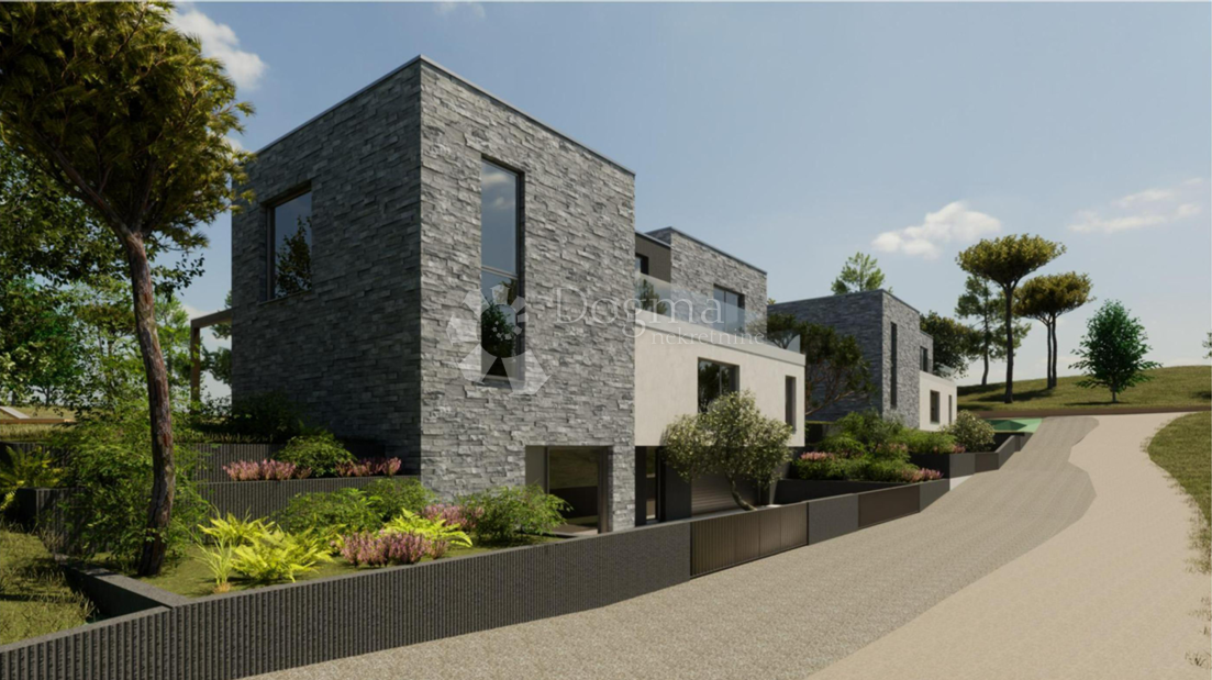 Prodaja gradbenega zemljišča z gradbenim dovoljenjem – Kanfanar, Istra