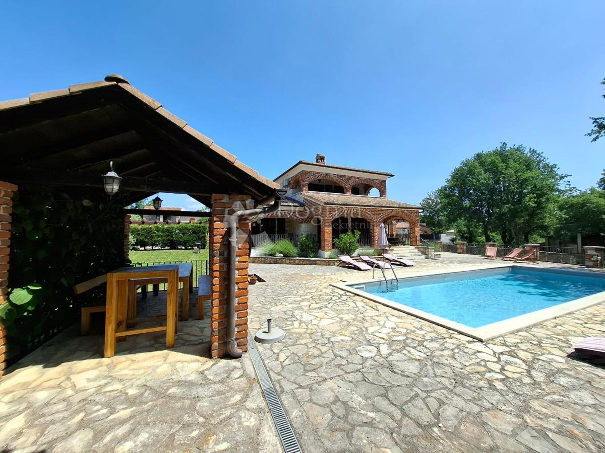 Hiša Višnjan, 205m2