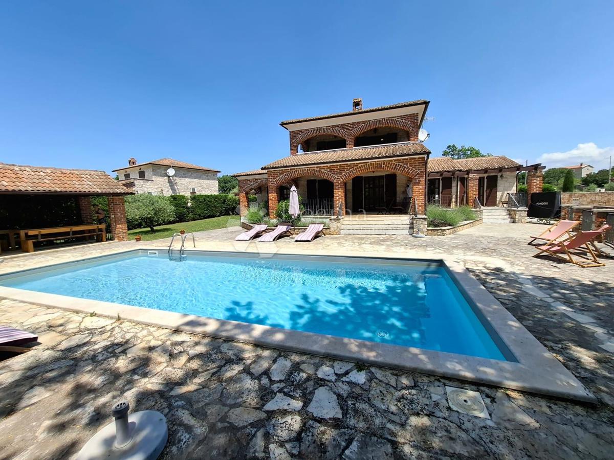 Hiša Višnjan, 205m2