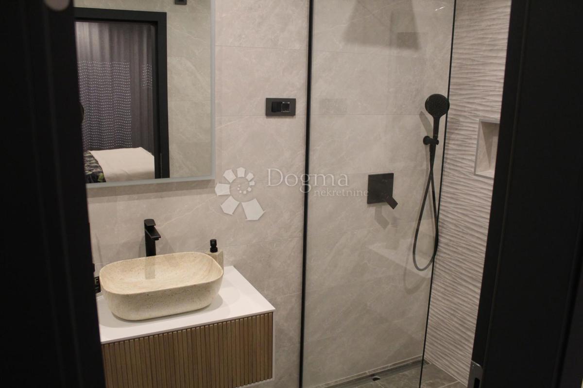 Hiša Novi Vinodolski, 400m2