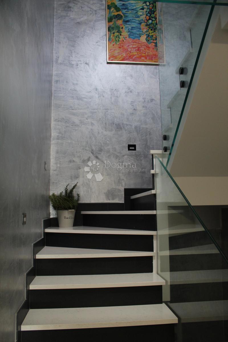 Hiša Novi Vinodolski, 400m2