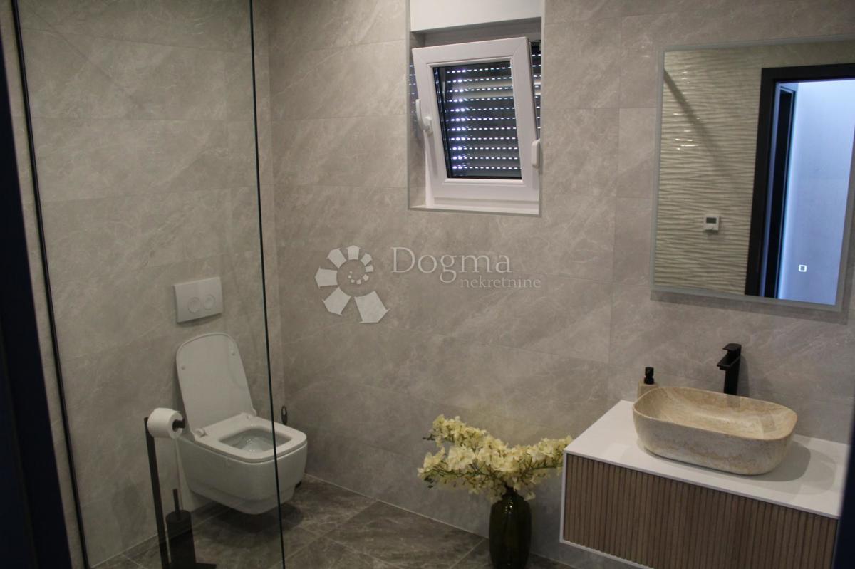 Hiša Novi Vinodolski, 400m2