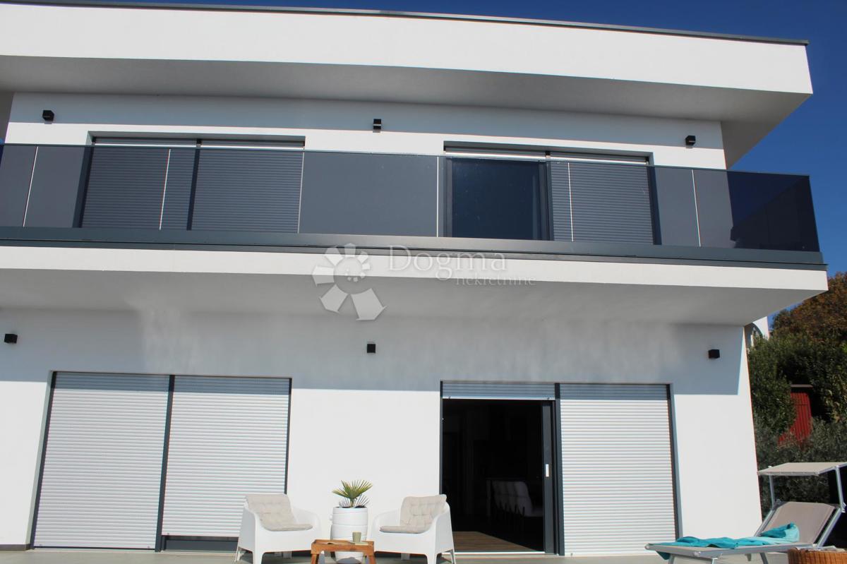 Hiša Novi Vinodolski, 400m2