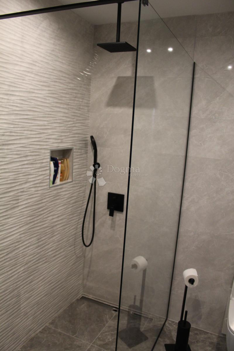 Hiša Novi Vinodolski, 400m2