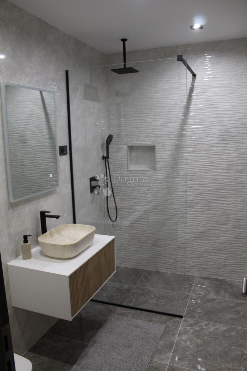 Hiša Novi Vinodolski, 400m2