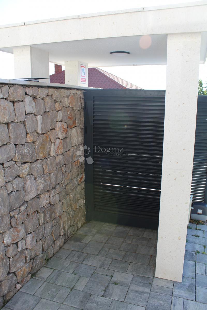 Hiša Novi Vinodolski, 400m2