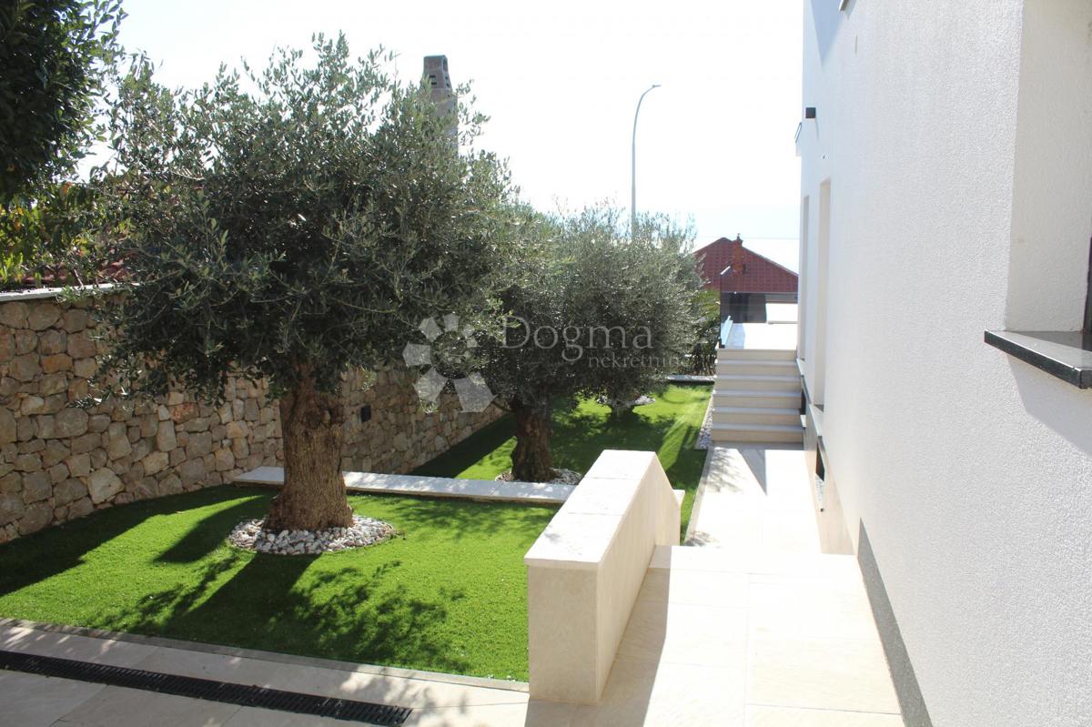 Hiša Novi Vinodolski, 400m2