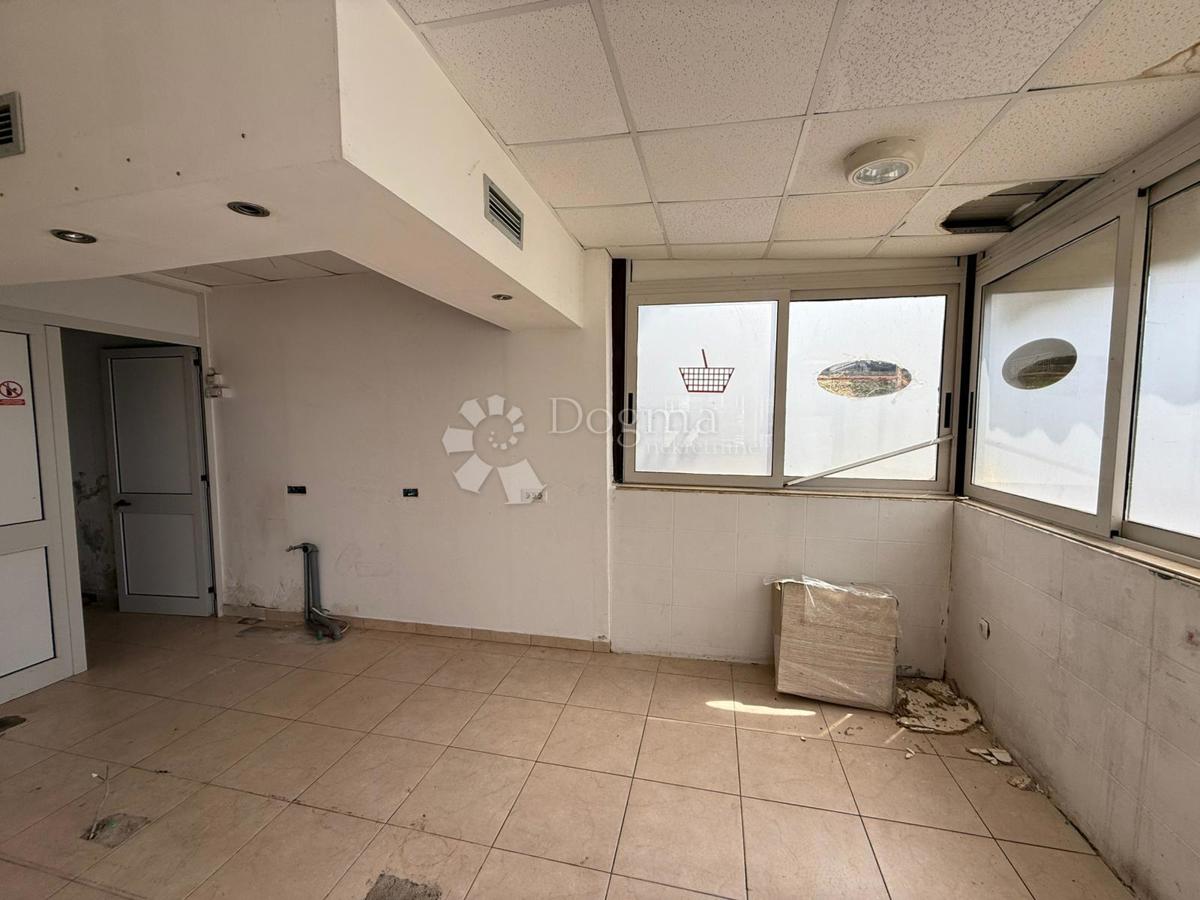 Poslovni prostor Potpićan, Kršan, 72,70m2