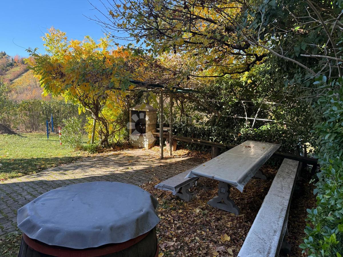 Hiša Natkrižovljan, Cestica, 111m2