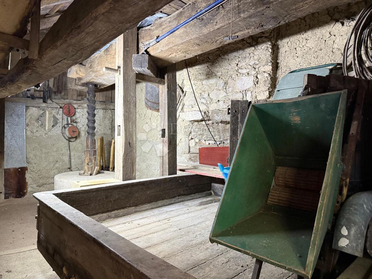 Hiša Natkrižovljan, Cestica, 111m2