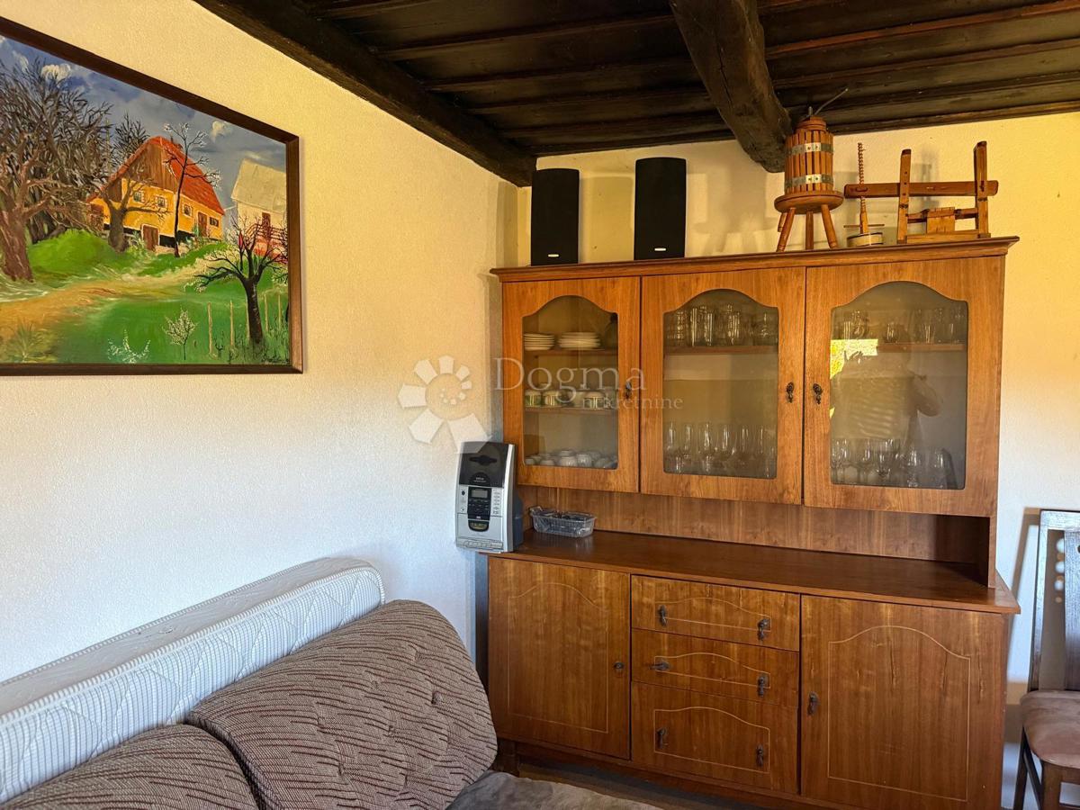 Hiša Natkrižovljan, Cestica, 111m2