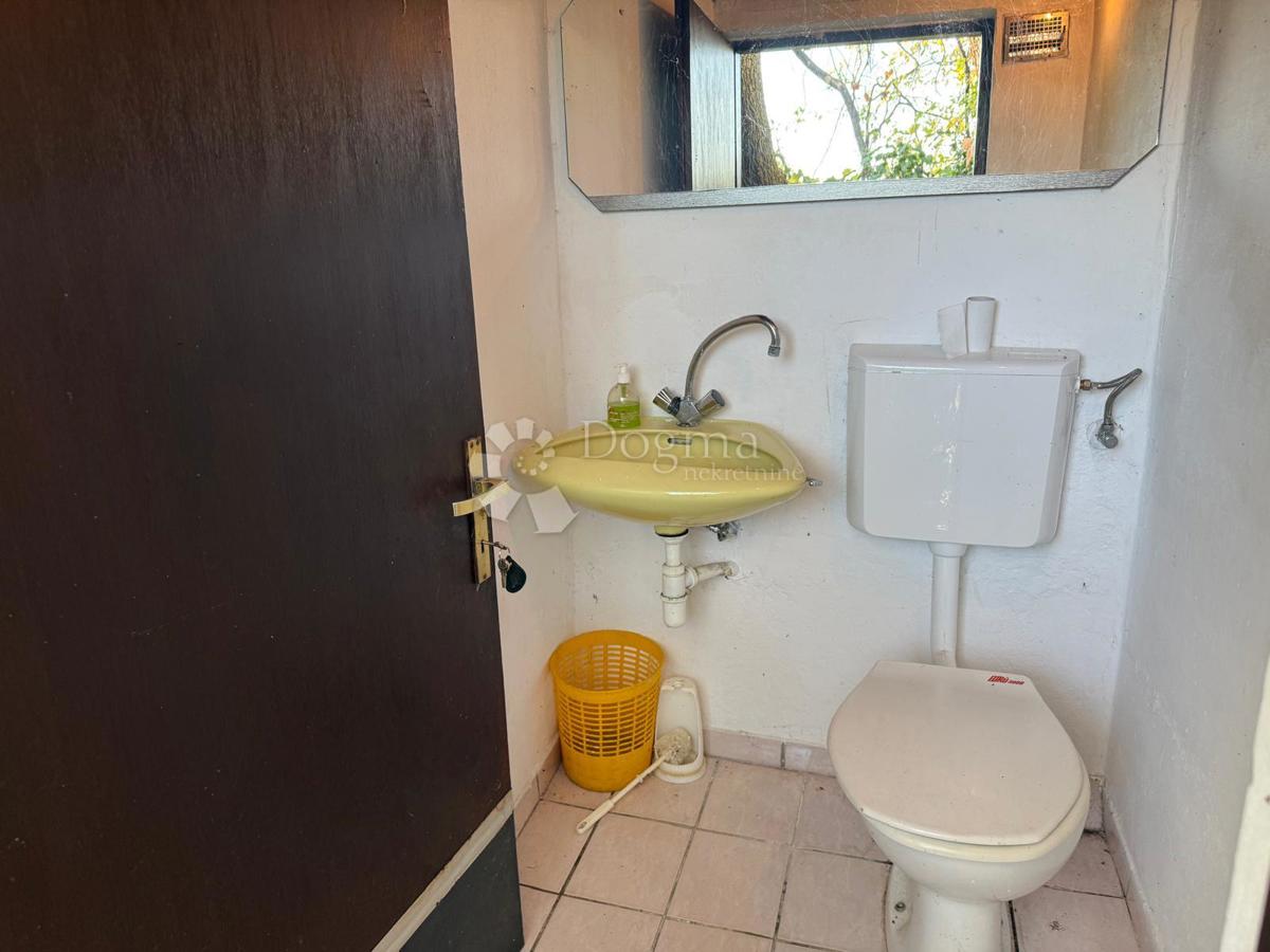 Hiša Natkrižovljan, Cestica, 111m2