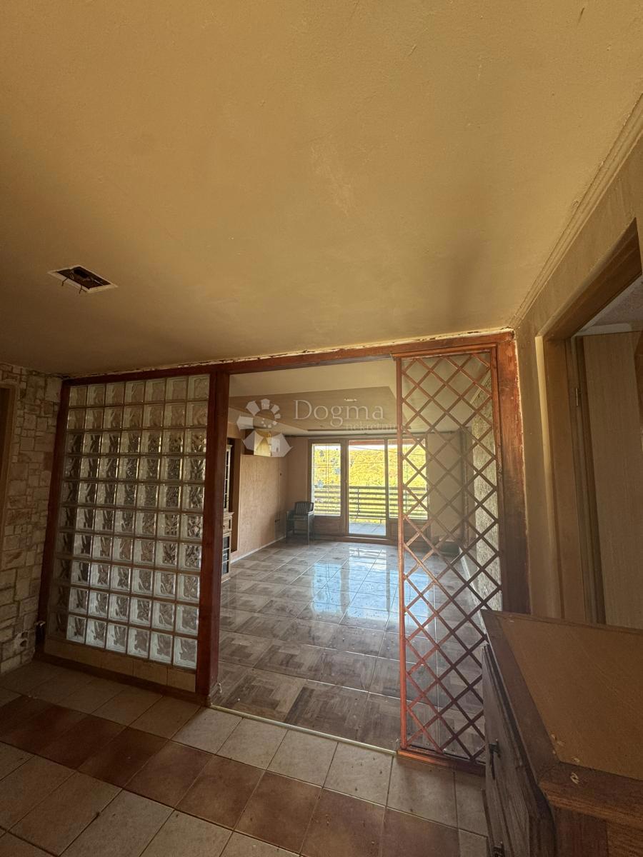 Hiša Maglenča, Veliko Trojstvo, 156m2